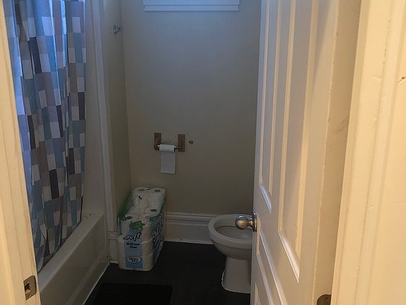 2nd image of 2903-2905 Gasconade St #B