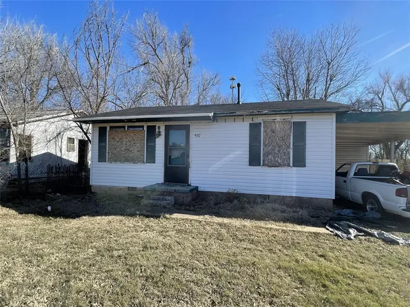 921 S 1st St, Anadarko, OK 73005