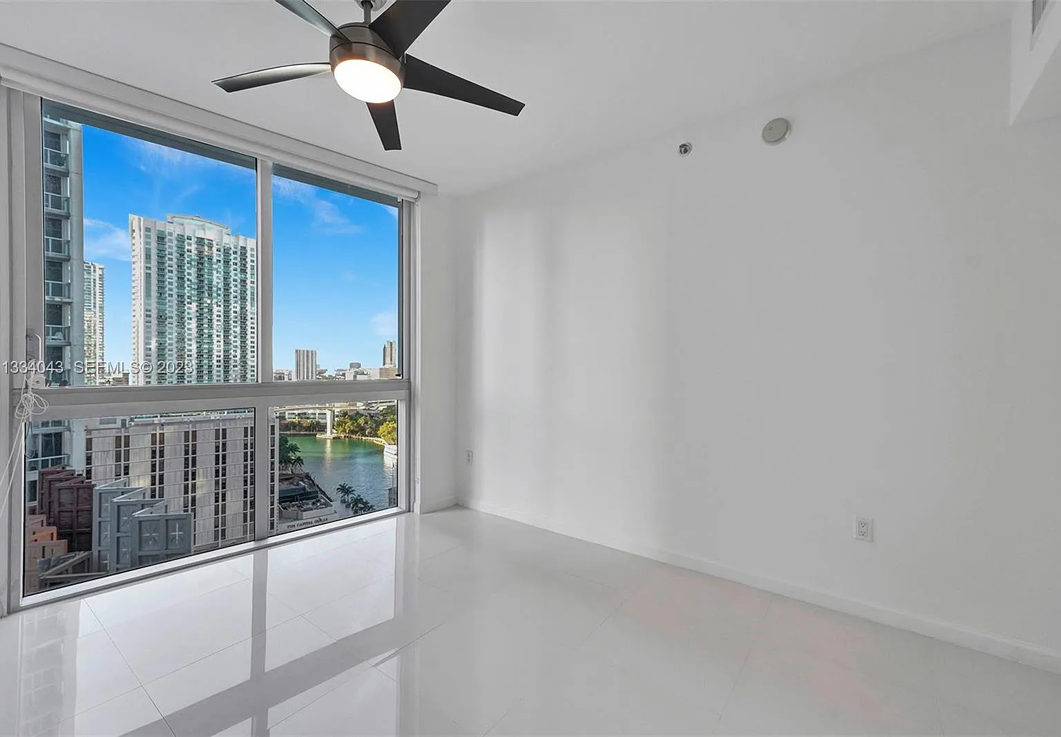 465 Brickell Ave — Photo 3