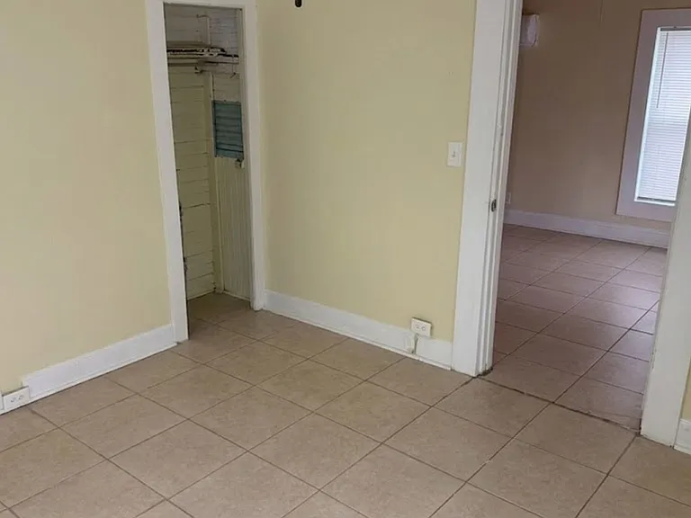 2408 Gordon St — Photo 6