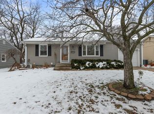 9522 Summit St, Lenexa, KS 66215