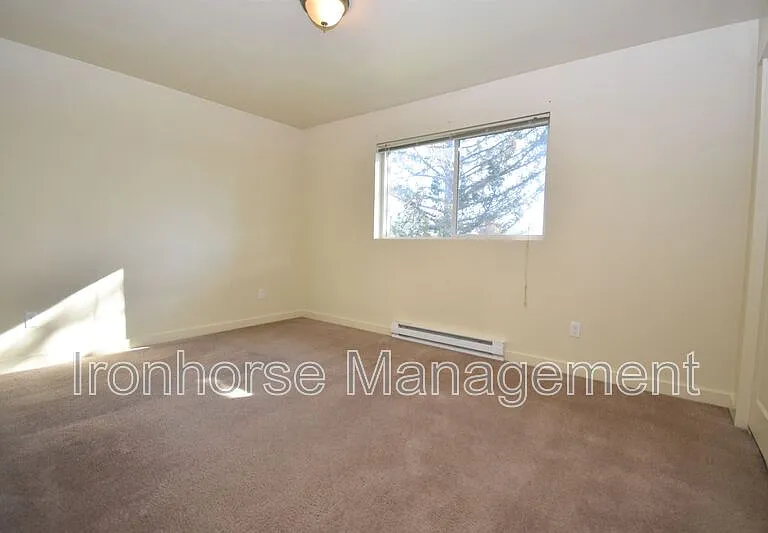 807 W Villard St #21 — Photo 14