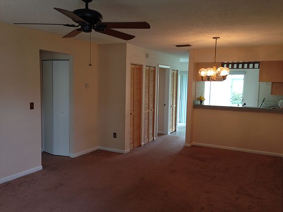 2nd image of 4911 Sunnybrook Dr Unit 11