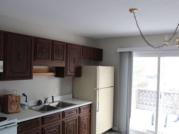 3rd image of 712 Cronkright St #1