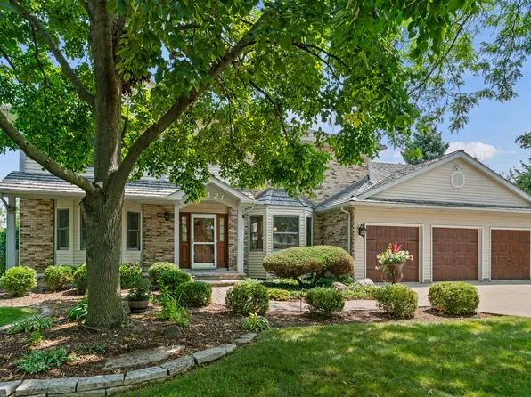 34121 N Homestead Ct, Gurnee, IL 60031