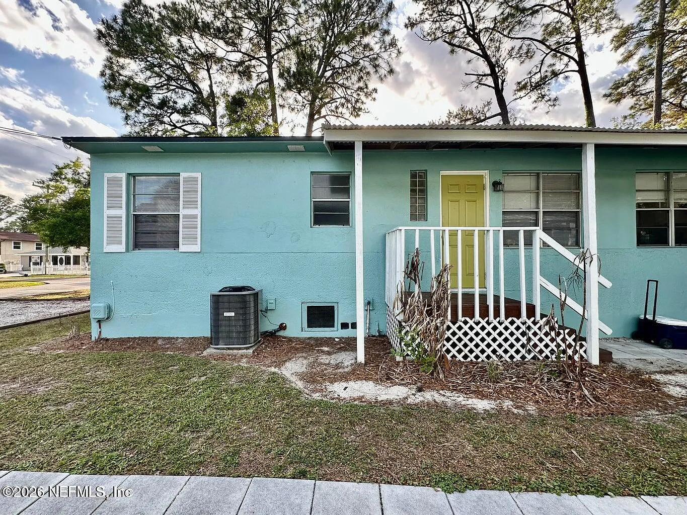 2 bed, 1.0 bath, 750 sqft, $1,550 — Photo 2