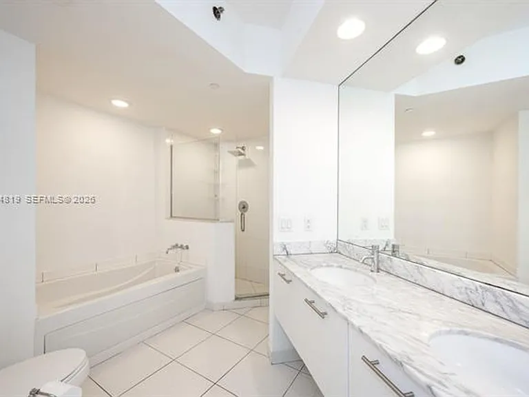 55 SE 6th St #CU-2210 — Photo 14