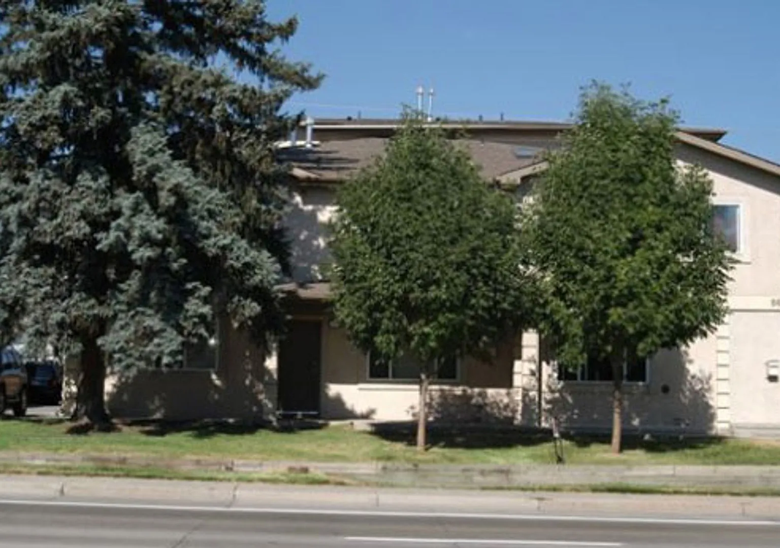 3 Bedroom 2 Bathroom just East of Campus on 30th Street, perfect walking distance for students. — Photo 1