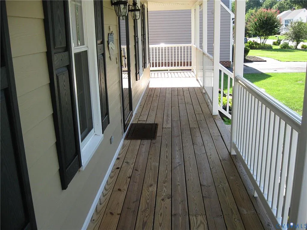4 bed, 2.5 bath, 2011 sqft, $2,500 — Photo 3