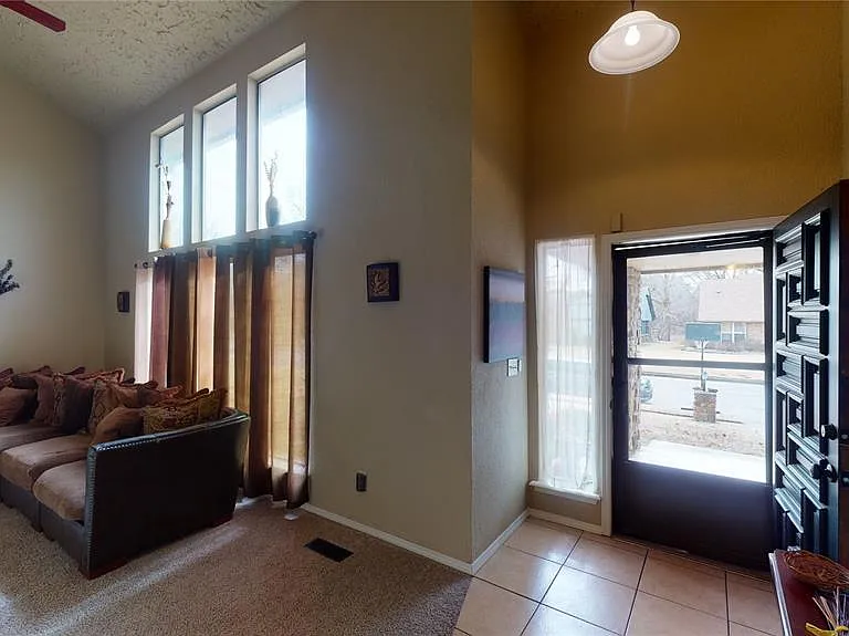 2408 W Boston St — Photo 13