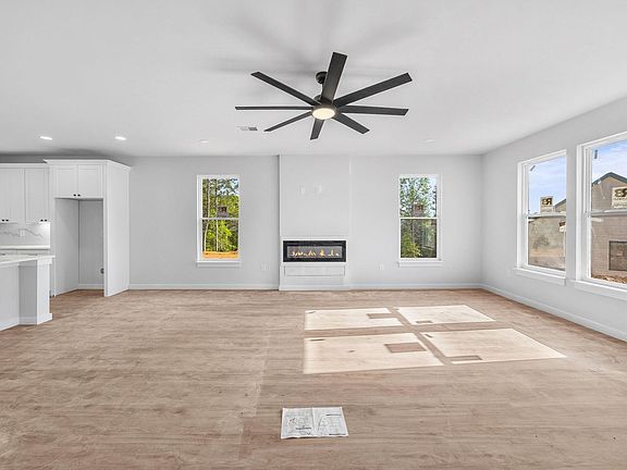 4th image of 152 Boxwood Ln