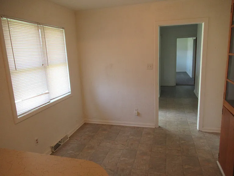 5767 E State Highway 150 — Photo 6