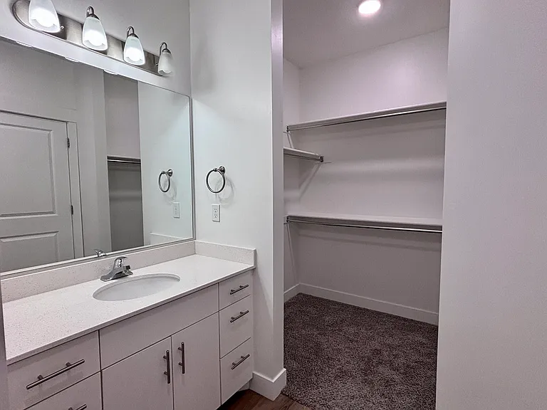 462 W 40 S #K — Photo 9