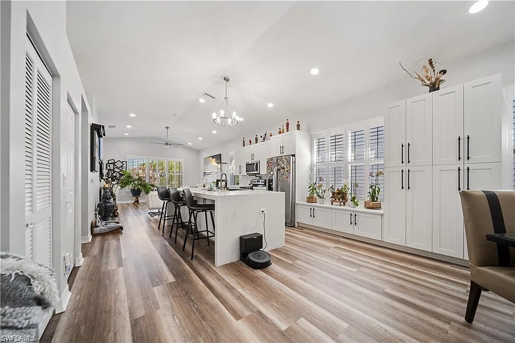 4 bed, 2.0 bath, 2028 sqft, $10,000 — Photo 4