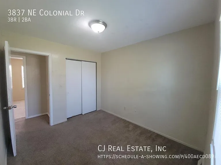 3837 NE Colonial Dr — Photo 8