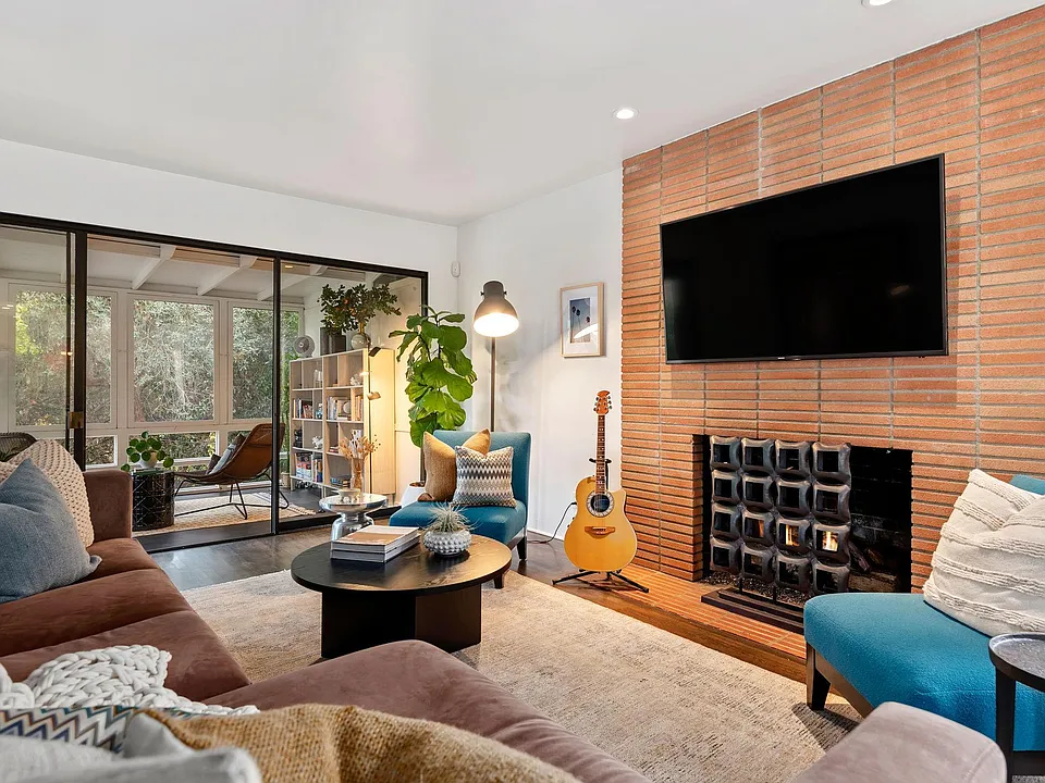 116 E Constance Ave