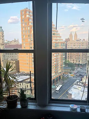 Rented by Dynamik Realty | media 10