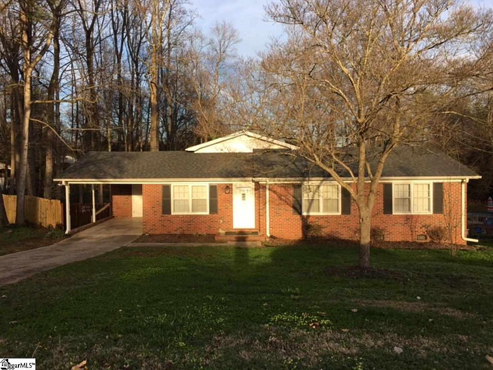 1st image of 209 Woodleigh Dr