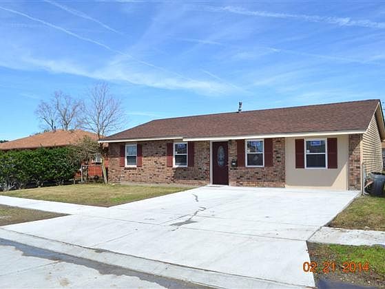 1st image of 325 Timberwood Dr