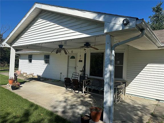 4th image of 7618 Locust Dr