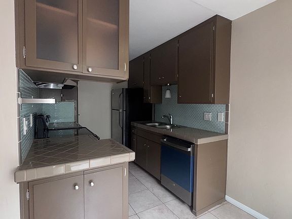 4th image of 4020 Utah St APT 8