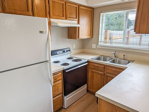 4th image of 5124 Skyline Village Loop S #5124