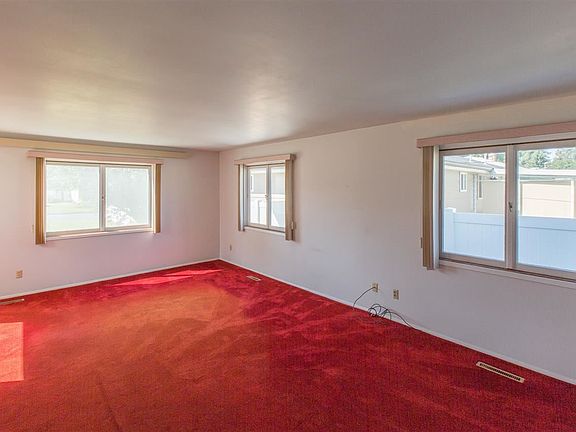 4th image of 3508 W Heroy Ave