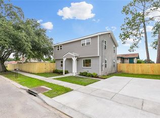 7701 Lady Gray St, New Orleans, LA 70127