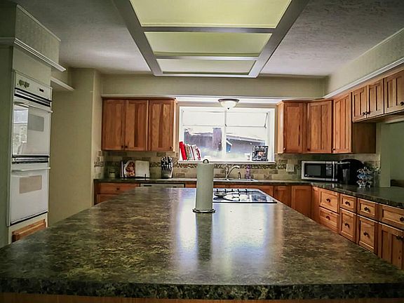  Terrific kitchen, large island with cook top.