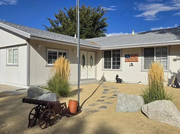2561 Woodcrest Ln, Carson City, NV 89701