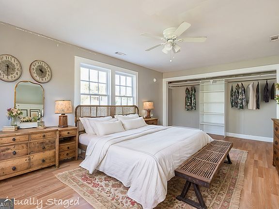 5th image of 180 Bennett St