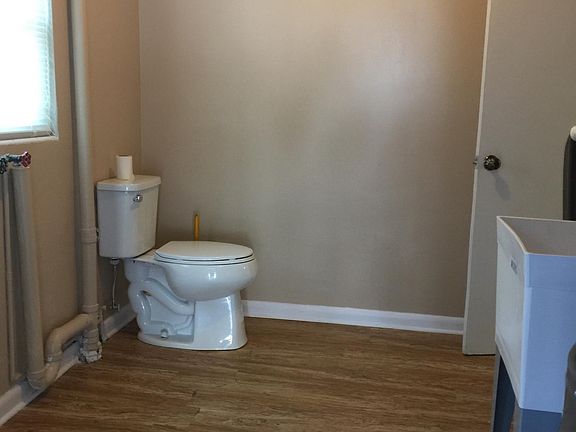 5th image of 700 N Adelle Ave