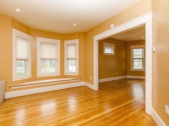 5th image of 401 Westford St
