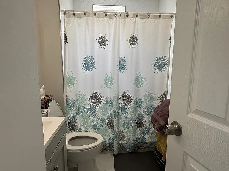129 Maple Ave #4 — Photo 8