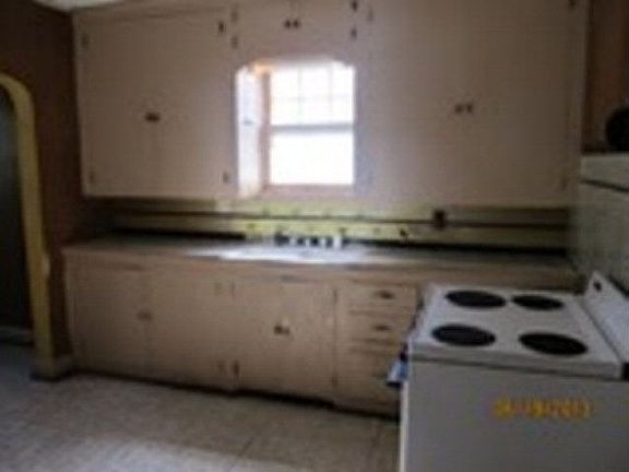 4th image of 276 Cline Ave