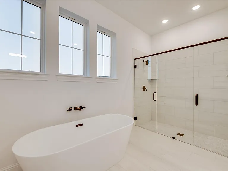 1203 Chapel Dr — Photo 18