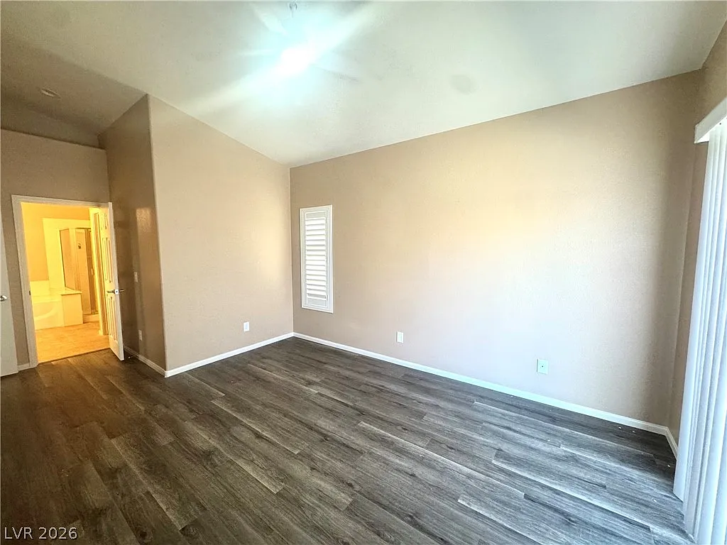 3 bed, 2.0 bath, 1471 sqft, $2,045 — Photo 3