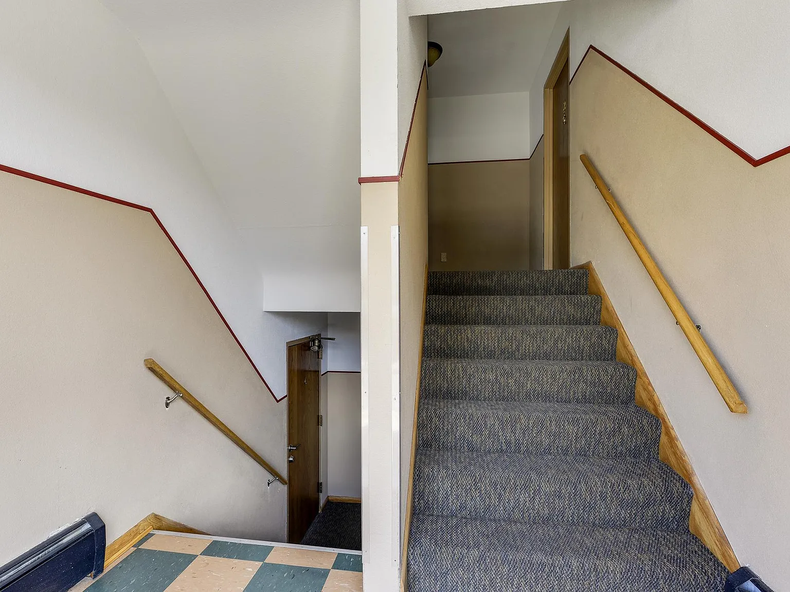 1811 Johnson Street NE — Photo 3