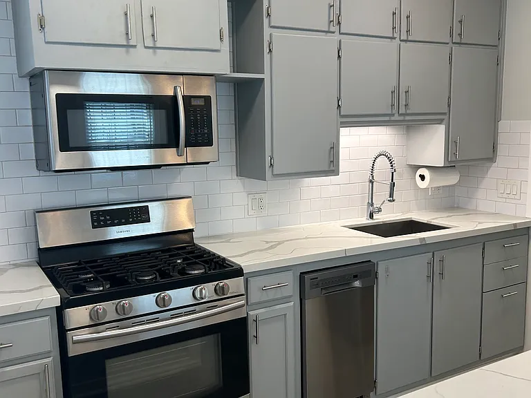 832 Hilldale Ave #1/2 — Photo 5