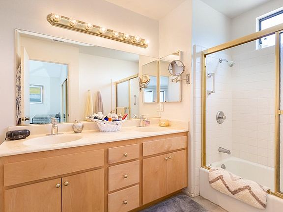 4th image of 5070 Lambert Ln