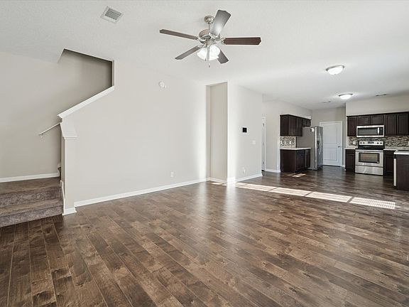 5th image of 1802 White Cedar Way