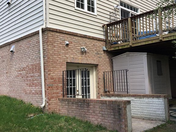 2nd image of 46047 Earle Wallace Cir