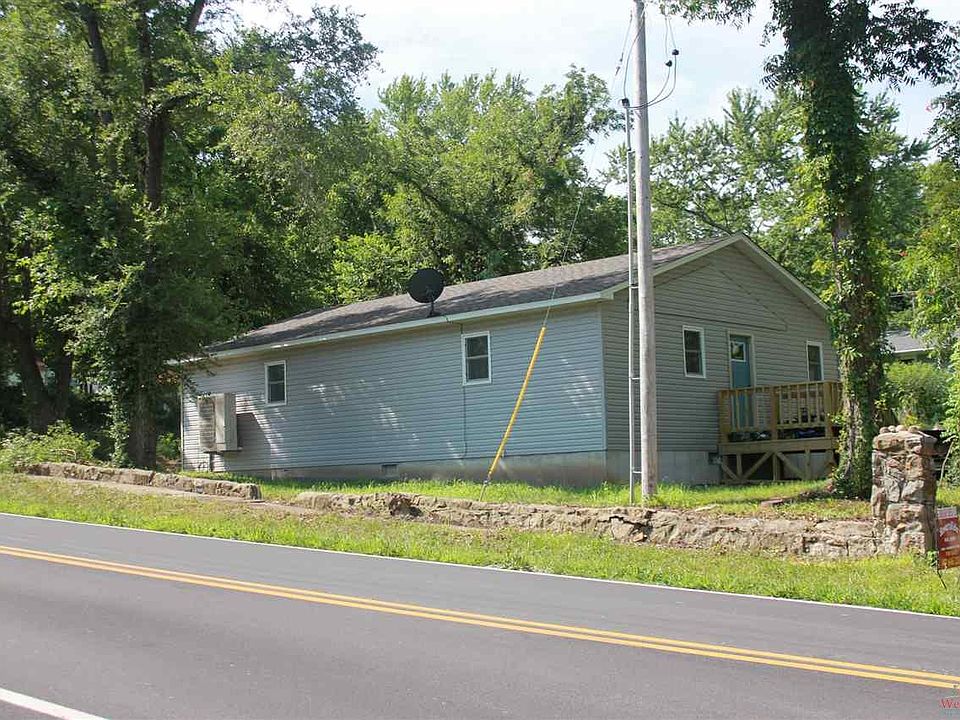 2nd image of 265 3rd St
