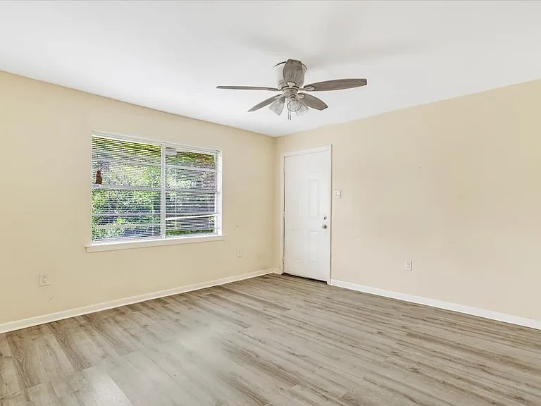 5340 Laroche Ave #4 — Photo 3