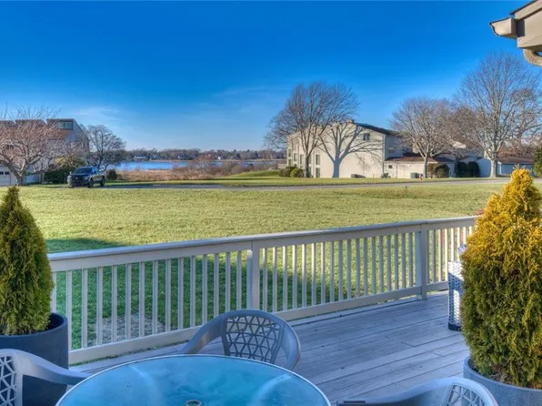 159 Seabreeze Ln, Bristol, RI 02809