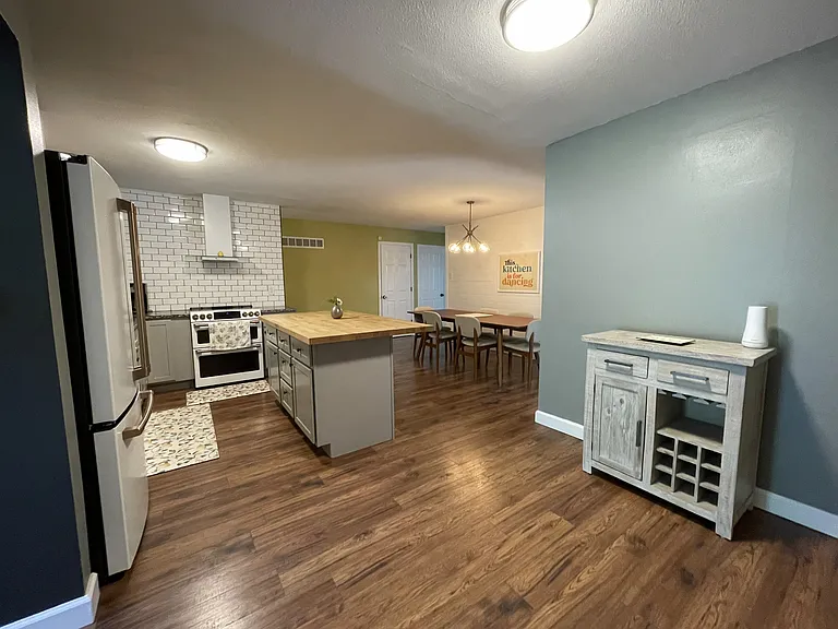 1375 Mirandy Dr — Photo 4