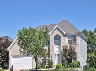 1240 Arbor Bluff Cir, Ballwin, MO 63021