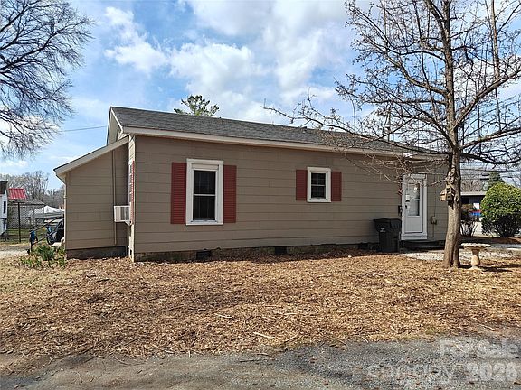 4th image of 105 Long Ferry Rd