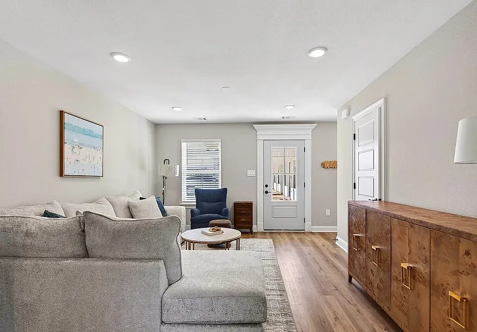 3 bed, 1.5 bath, 1030 sqft, $1,500 — Photo 3