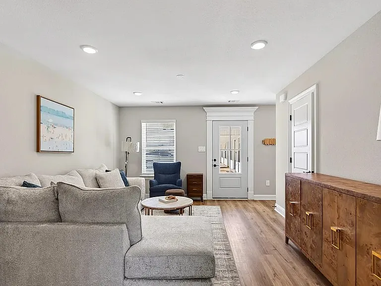 933 Motsie Rd — Photo 3